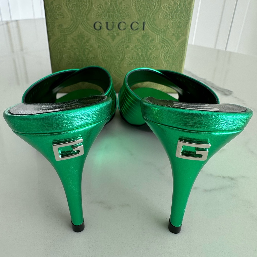 Gucci Metallic Sandals - Picture 4 of 9